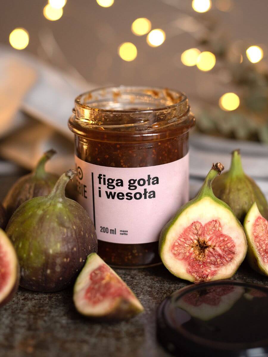 Figa goła i wesoła